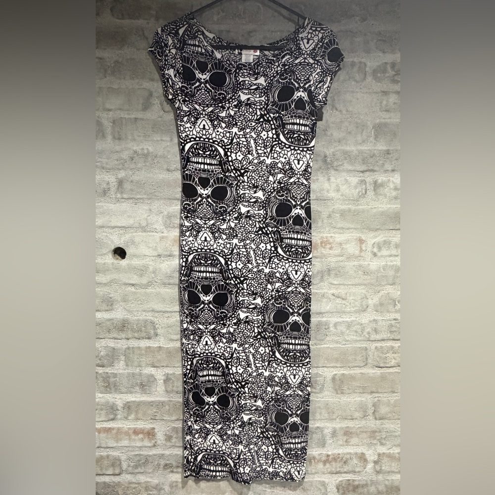Black and White Skull Pattern Dress